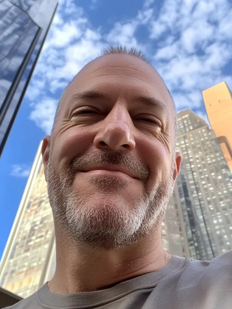 Paul runs with his kids after leg relief from Flush Factor Plus